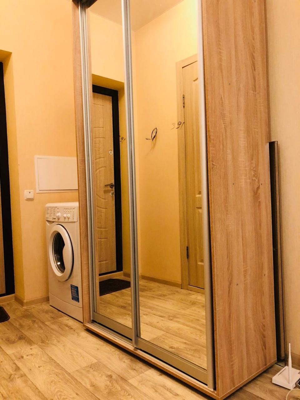 Comfortable Apartment Near Metro Харков Екстериор снимка