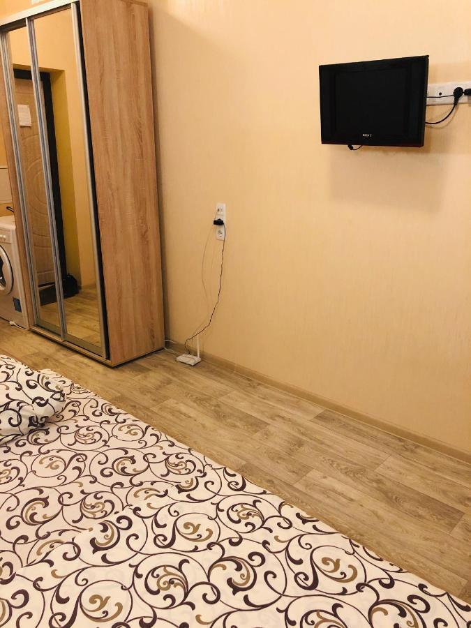 Comfortable Apartment Near Metro Харков Екстериор снимка