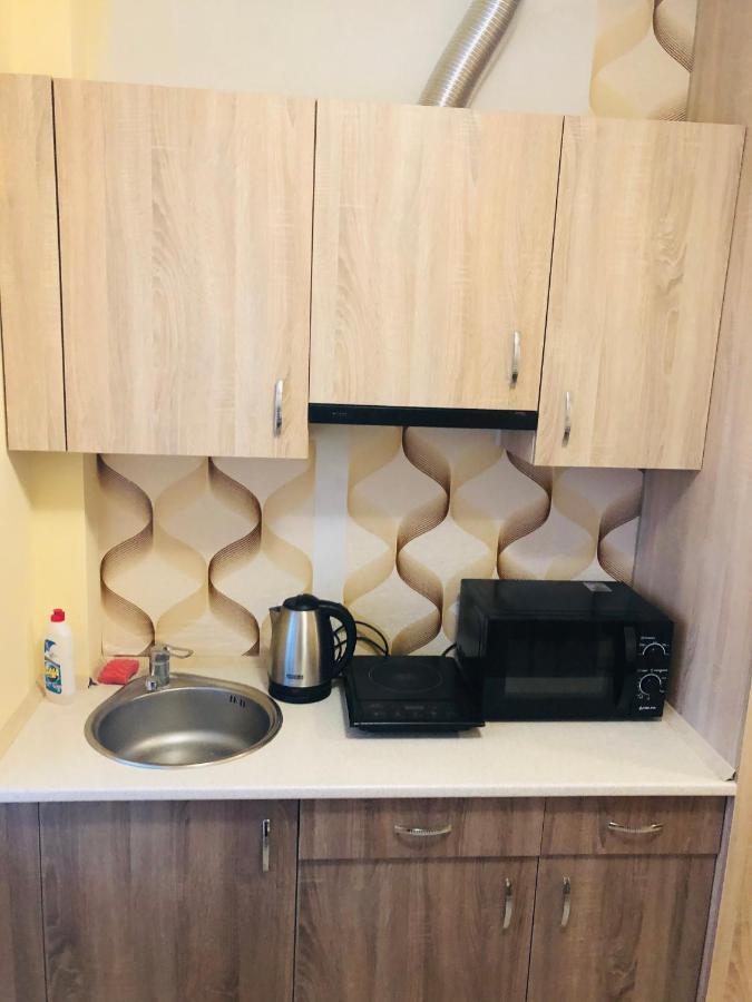 Comfortable Apartment Near Metro Харков Екстериор снимка